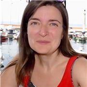 Me llamo Sandra y estoy licenciada en geografía. Además de impartir esta asignatura, también doy clases de lengua y literatura a todos los niveles, matemáticas (hasta 3° de la ESO) y geología. 
Llevo más de 5 años dando clases, obteniendo muy buenos resu